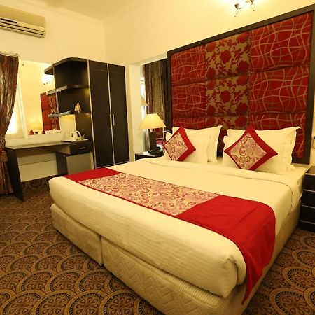 Hotel Capitol Hills - Greater Kailash Delhi New Delhi Exteriör bild