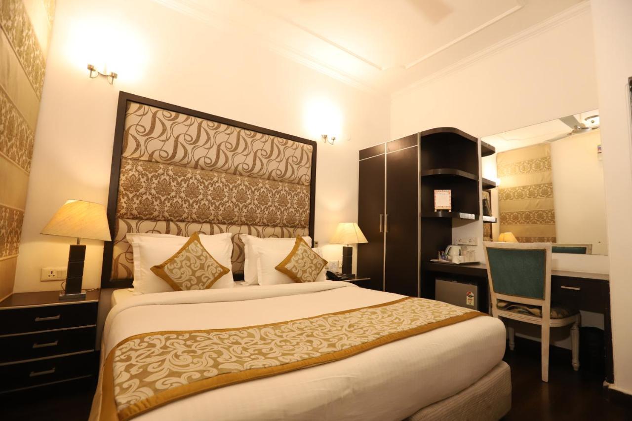 Hotel Capitol Hills - Greater Kailash Delhi New Delhi Exteriör bild
