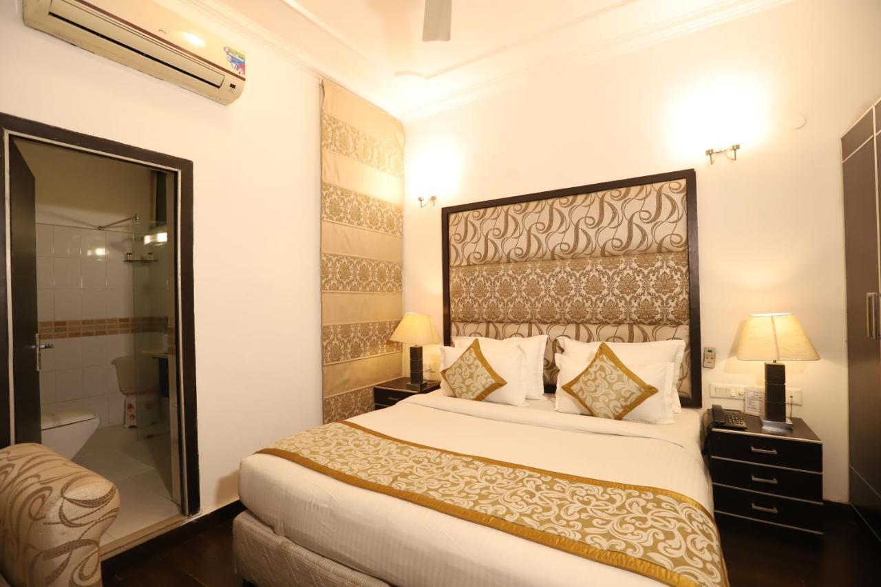 Hotel Capitol Hills - Greater Kailash Delhi New Delhi Exteriör bild