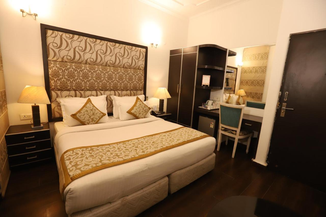 Hotel Capitol Hills - Greater Kailash Delhi New Delhi Exteriör bild