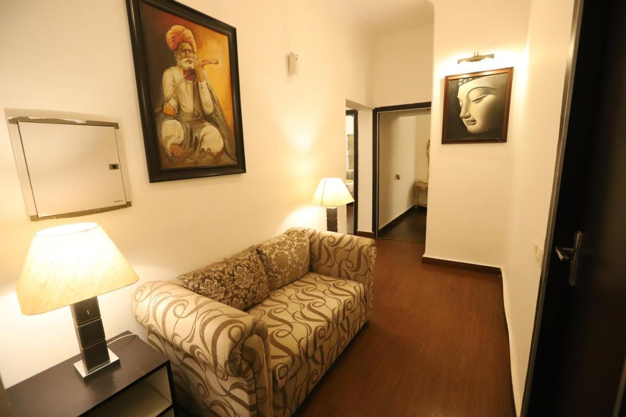 Hotel Capitol Hills - Greater Kailash Delhi New Delhi Exteriör bild