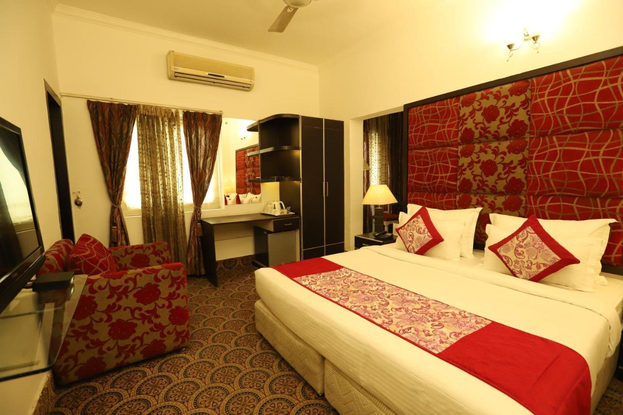 Hotel Capitol Hills - Greater Kailash Delhi New Delhi Exteriör bild