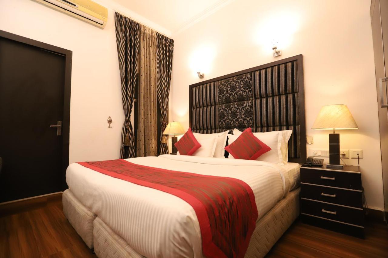 Hotel Capitol Hills - Greater Kailash Delhi New Delhi Exteriör bild