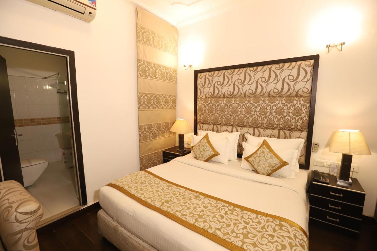 Hotel Capitol Hills - Greater Kailash Delhi New Delhi Exteriör bild
