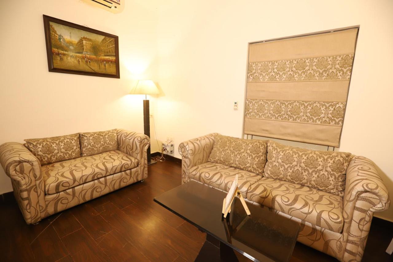 Hotel Capitol Hills - Greater Kailash Delhi New Delhi Exteriör bild