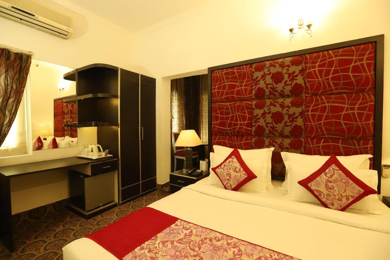 Hotel Capitol Hills - Greater Kailash Delhi New Delhi Exteriör bild