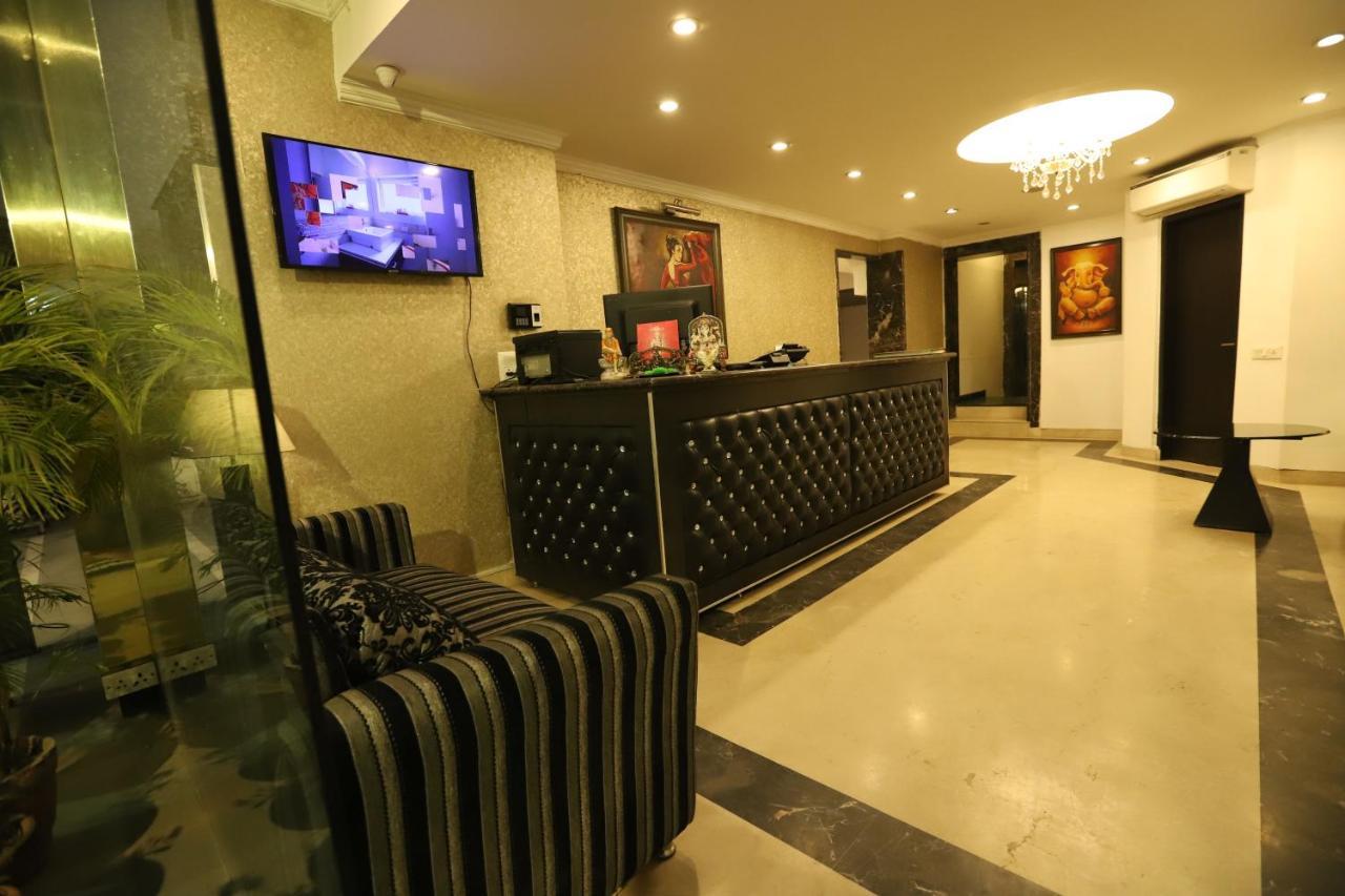 Hotel Capitol Hills - Greater Kailash Delhi New Delhi Exteriör bild